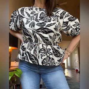 Black and Creme crop waist blouse, size large